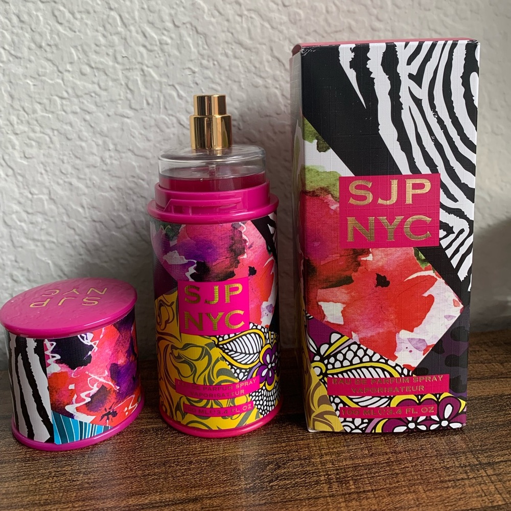 SJP NYC Perfume in box - Sarah Jessica Parker NYC -, strawberry, rum, vanilla